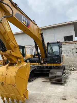 Caterpillar Escavator 320D2L