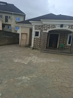 3bdrm Bungalow in Baruwa for sale