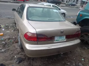 Honda Accord Coupe 2000 Gold