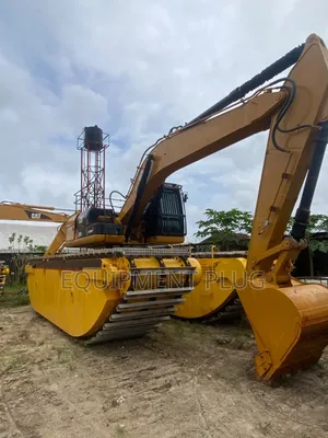 Caterpillar Swamp Buggy 320D2L