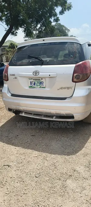 Toyota Matrix XR Hatchback AWD (1.8L 4cyl 4A) 2004 Silver