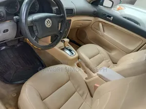 Volkswagen Passat 2005 Blue