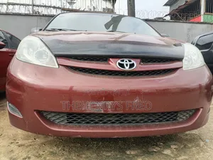 Toyota Sienna 2007 Red