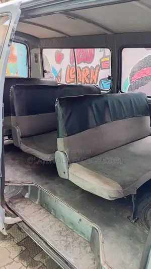 Toyota HiAce 2000 Grey