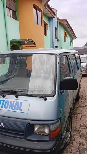 Toyota HiAce 2000 Grey