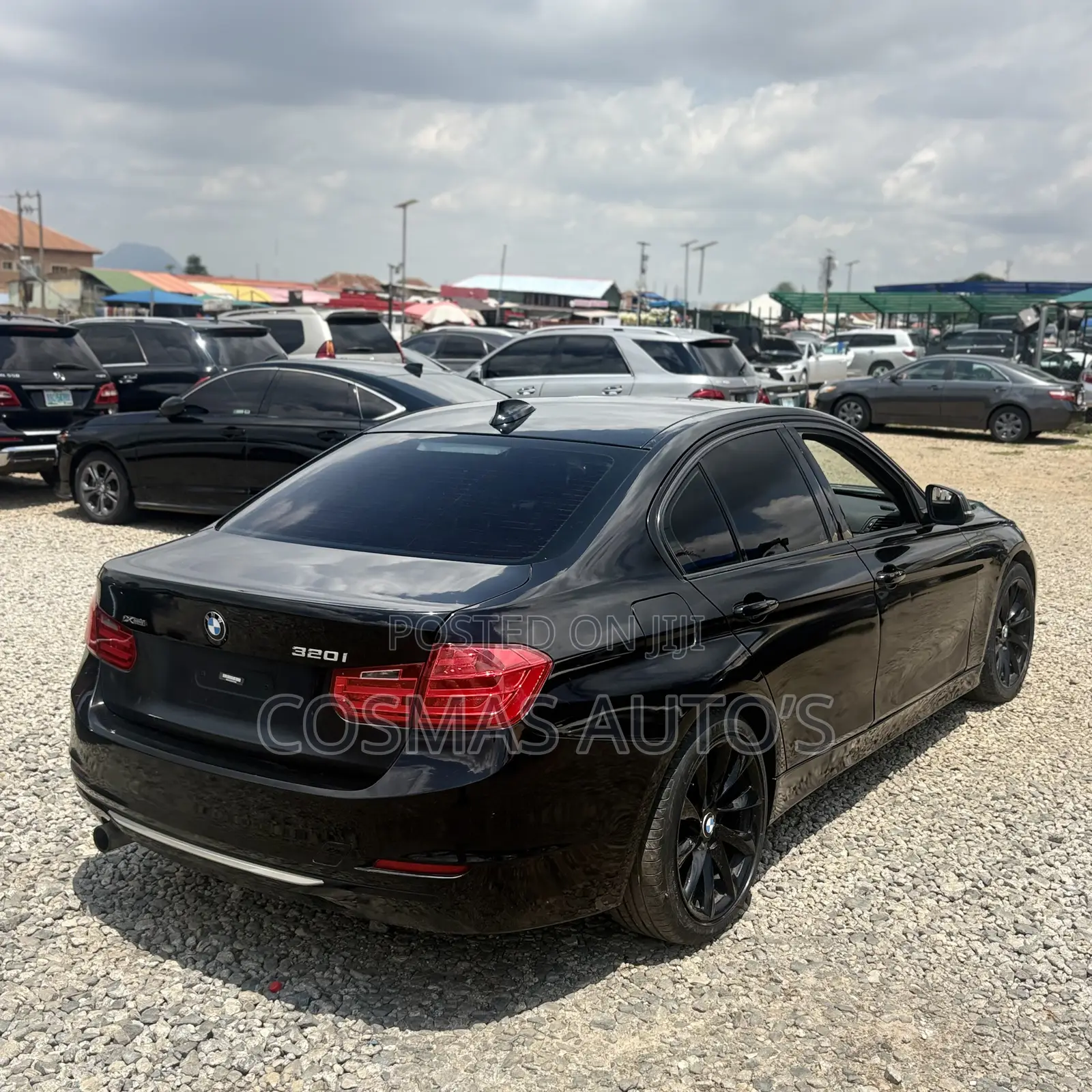 BMW 320i 2013 Black