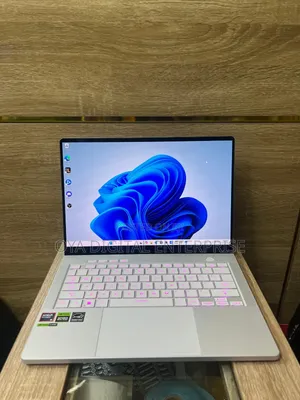 Laptop Asus ROG Zephyrus G14 16GB AMD Ryzen 9 SSD 1T