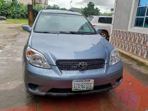 Toyota Matrix Hatchback FWD (1.8L 4cyl 5M) 2005 Blue