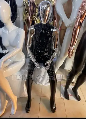 Mannequin Male Sitting