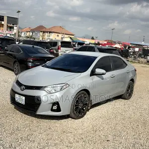 Toyota Corolla S 4dr Sedan (1.8L 4cyl CVT) 2015 Gray