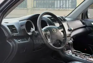Toyota Highlander 2013 Blue