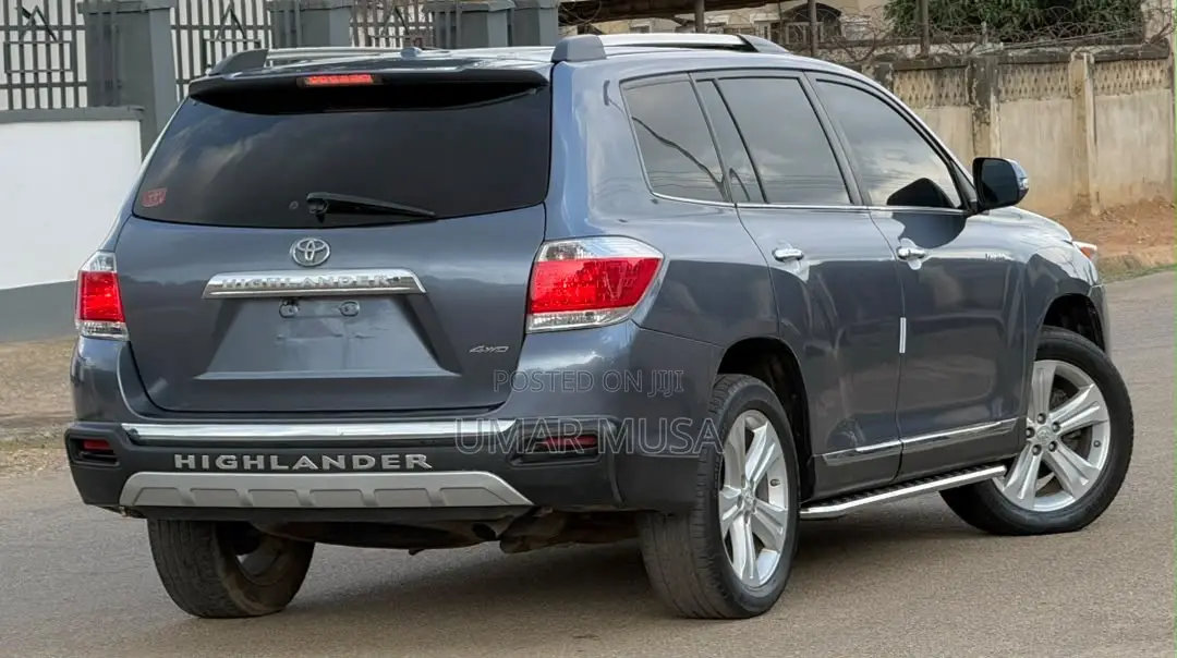 Toyota Highlander 2013 Blue