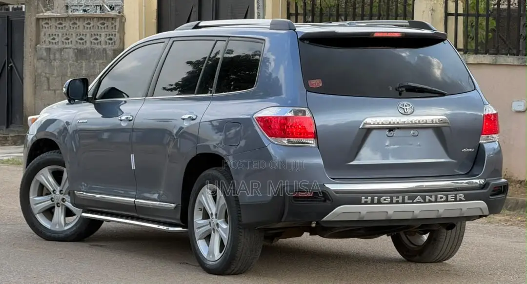 Toyota Highlander 2013 Blue