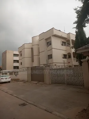 18bdrm Block of Flats in Wuse Property for rent