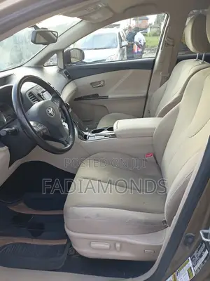 Toyota Venza LE 2010 Brown