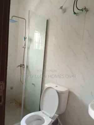 2bdrm Apartment in Lekki Phase 1 for rent