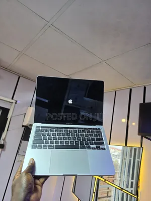 Laptop Apple MacBook Pro 2020 8GB Intel Core i5 SSD 256GB
