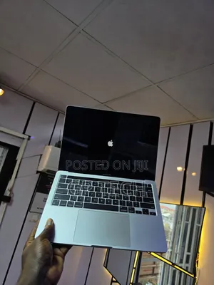 Laptop Apple MacBook Pro 2020 8GB Intel Core i5 SSD 256GB