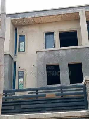 5bdrm Duplex in Gaduwa for sale