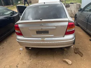 Opel Astra 2000 Silver