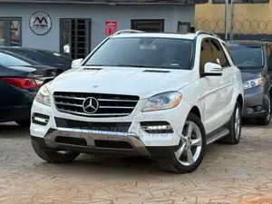 Mercedes-Benz M Class ML350 4MATIC 4dr SUV AWD (3.5L 6cyl 7A) 2014 White