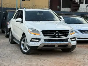 Mercedes-Benz M Class ML350 4MATIC 4dr SUV AWD (3.5L 6cyl 7A) 2014