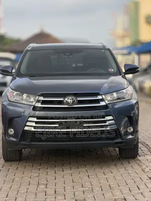 Toyota Highlander XLE 2019 Blue