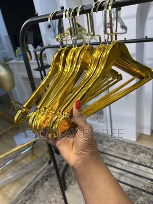 Ceramic Gold Hanger