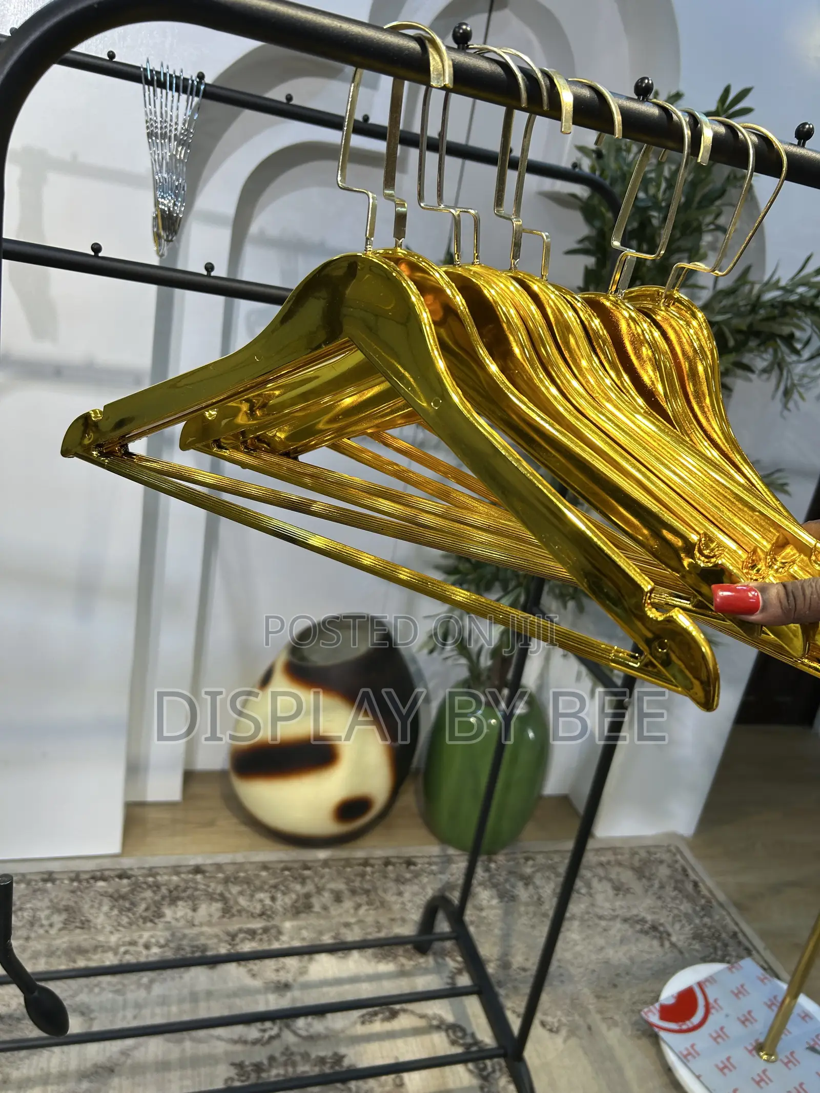 Ceramic Gold Hanger