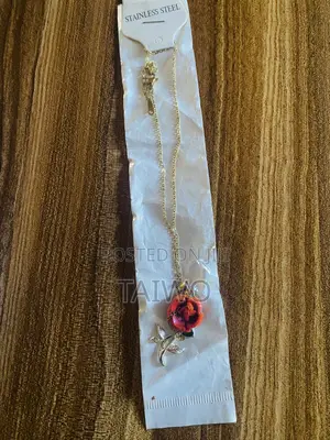 🌹 Stainless Steel Rose Flower Necklace