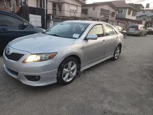 Toyota Camry 2011 Silver