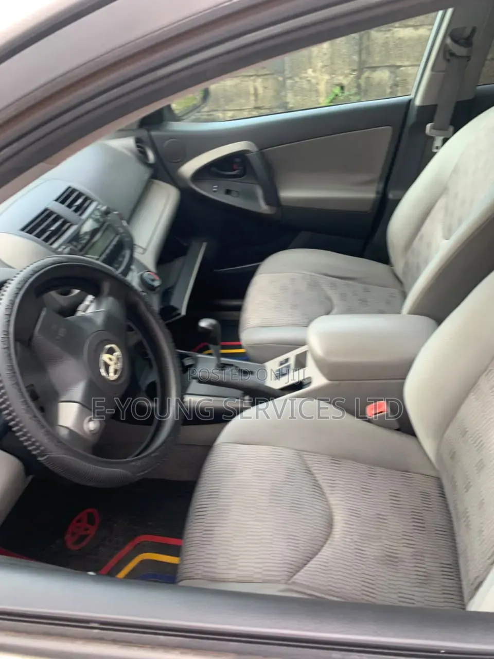 Toyota RAV4 2011 Silver
