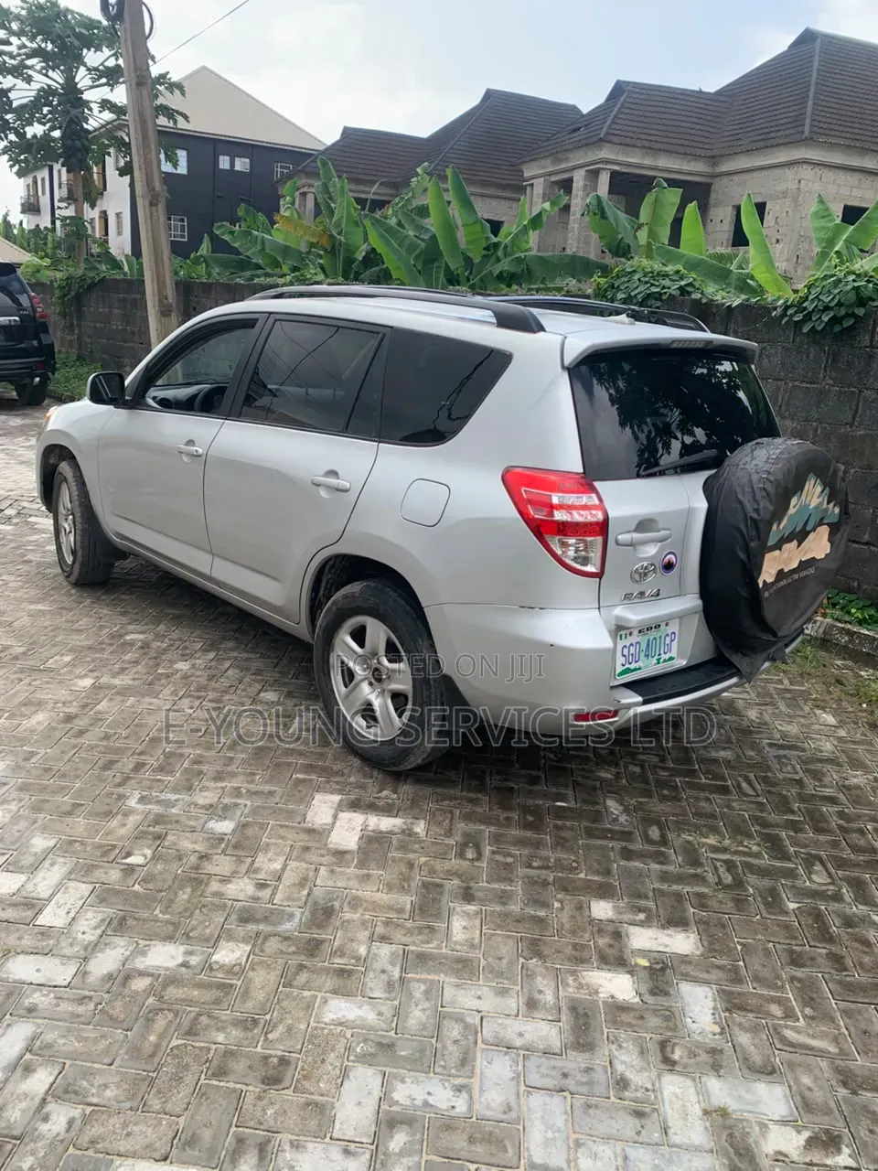 Toyota RAV4 2011 Silver