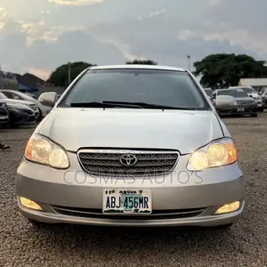 Toyota Corolla LE 2004 Gold