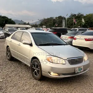 Toyota Corolla LE 2004 Gold