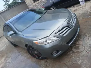 Toyota Camry XLE V6 4dr Sedan (3.5L 6cyl 6AM) 2008 Gray