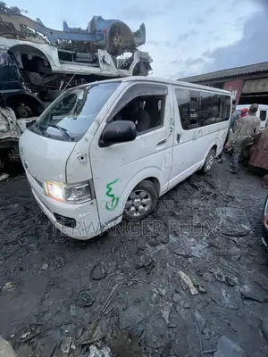Toyota HiAce 2010 White