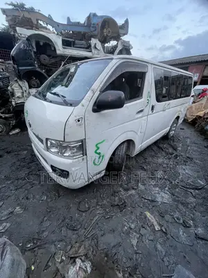 Toyota HiAce 2010 White