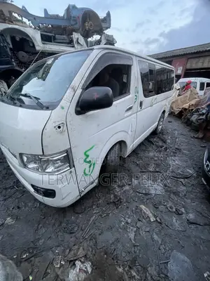 Toyota HiAce 2010 White