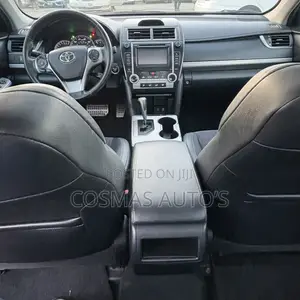 Toyota Camry SE 4dr Sedan (2.5L 4cyl 6A) 2012 Gray