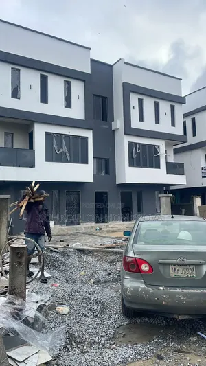4bdrm Duplex in Lekki Phase 1 for sale