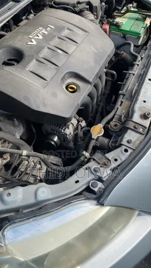 Toyota Corolla Base 4dr Sedan (1.8L 4cyl 5M) 2010 Silver