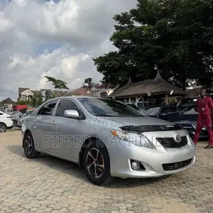 Toyota Corolla 2010 Silver