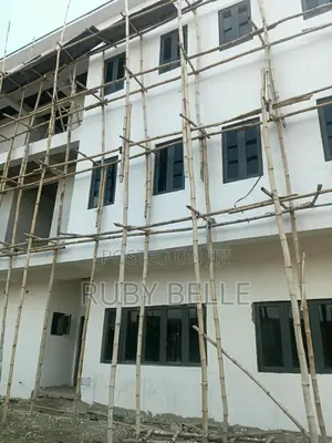 5bdrm Duplex in Dakibiyu for sale