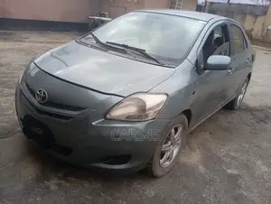 Toyota Yaris 2007 Gray