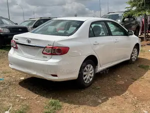 Toyota Corolla LE 4dr Sedan (1.8L 4cyl 4A) 2011 White