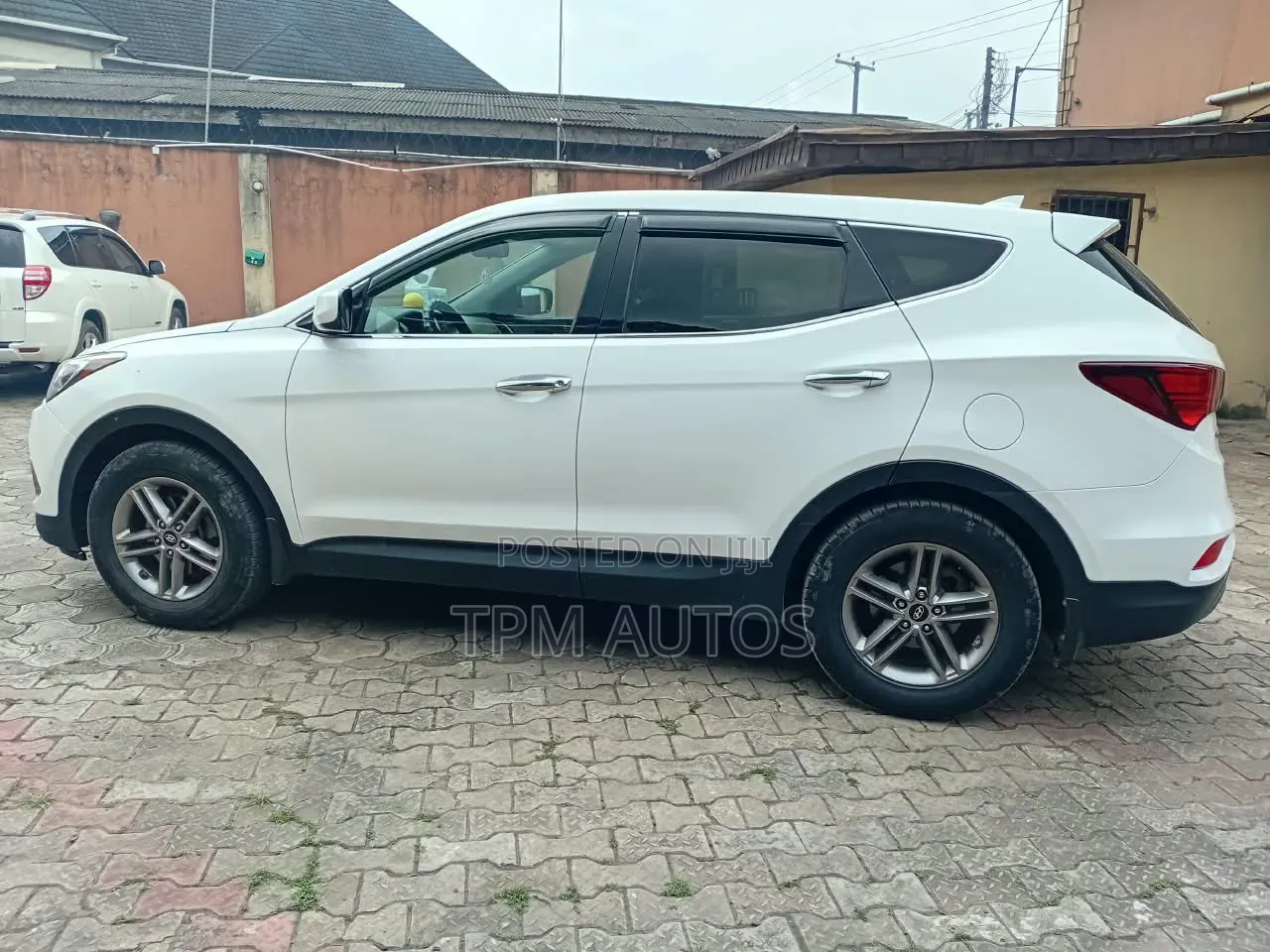 Hyundai Santa Fe 2017 White