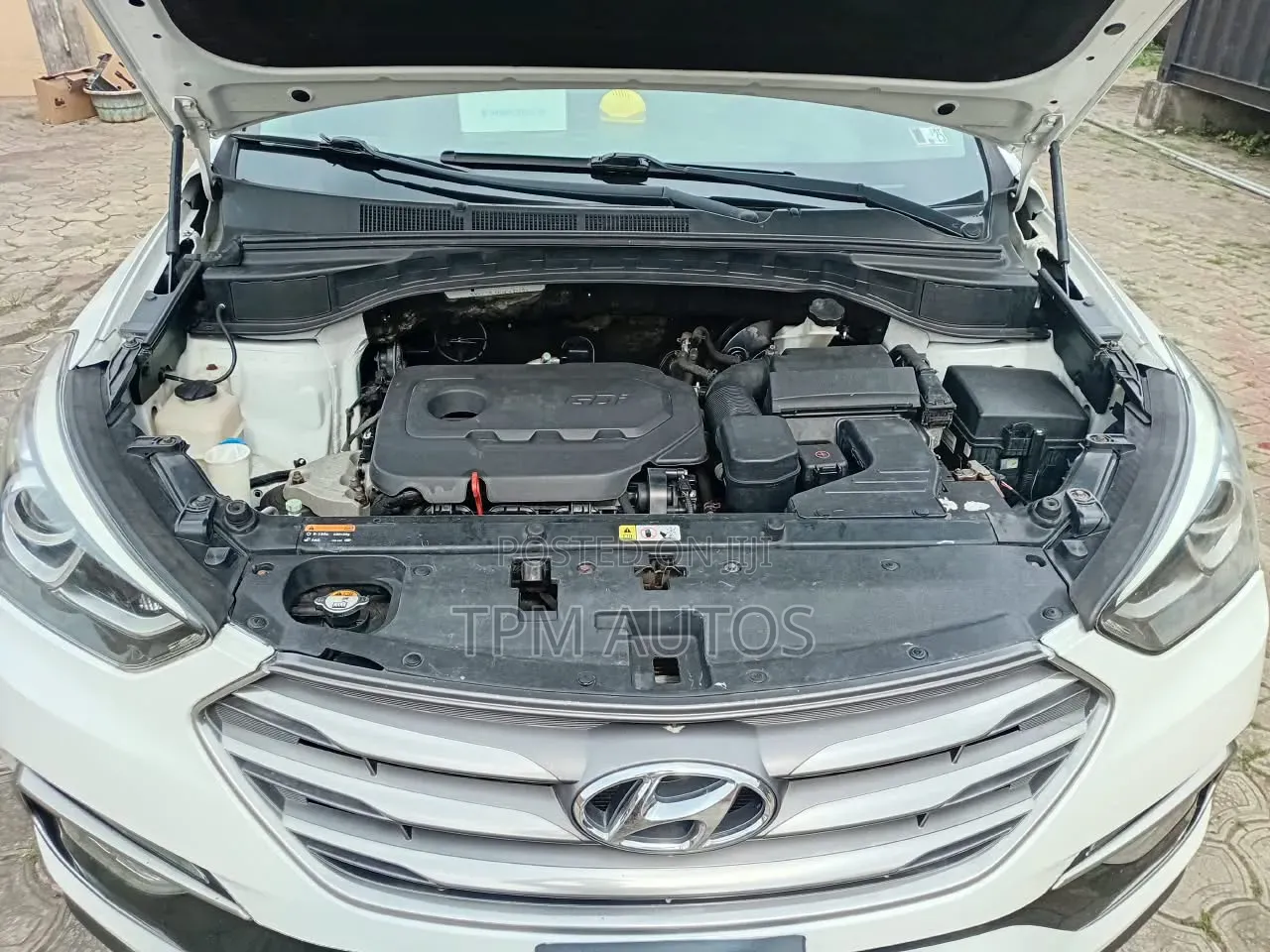 Hyundai Santa Fe 2017 White