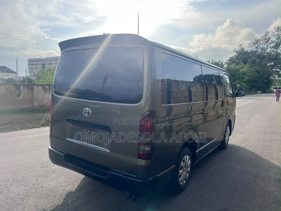 Toyota HiAce 2012 Grey