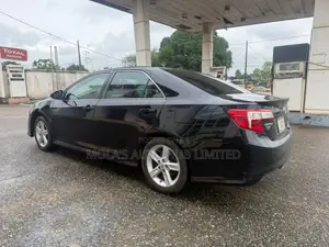 Toyota Camry SE 4dr Sedan (2.5L 4cyl 6A) 2014 Black